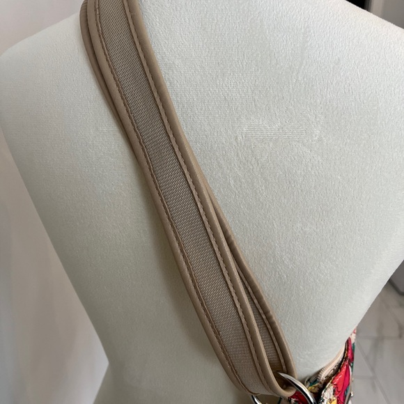 Women’s crossbody Tyler Rodan butterfly floral purse - Picture 11 of 16